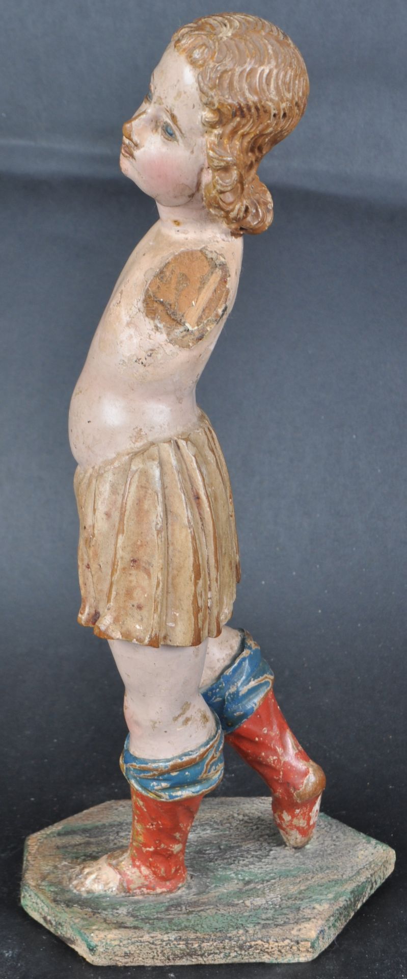 18TH CENTURY CENTURY CARVED LIMEWOOD PAINTED FIGURINE - Image 4 of 6
