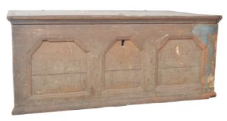 18TH CENTURY CARVED OAK TRUNK / STORAGE CHEST