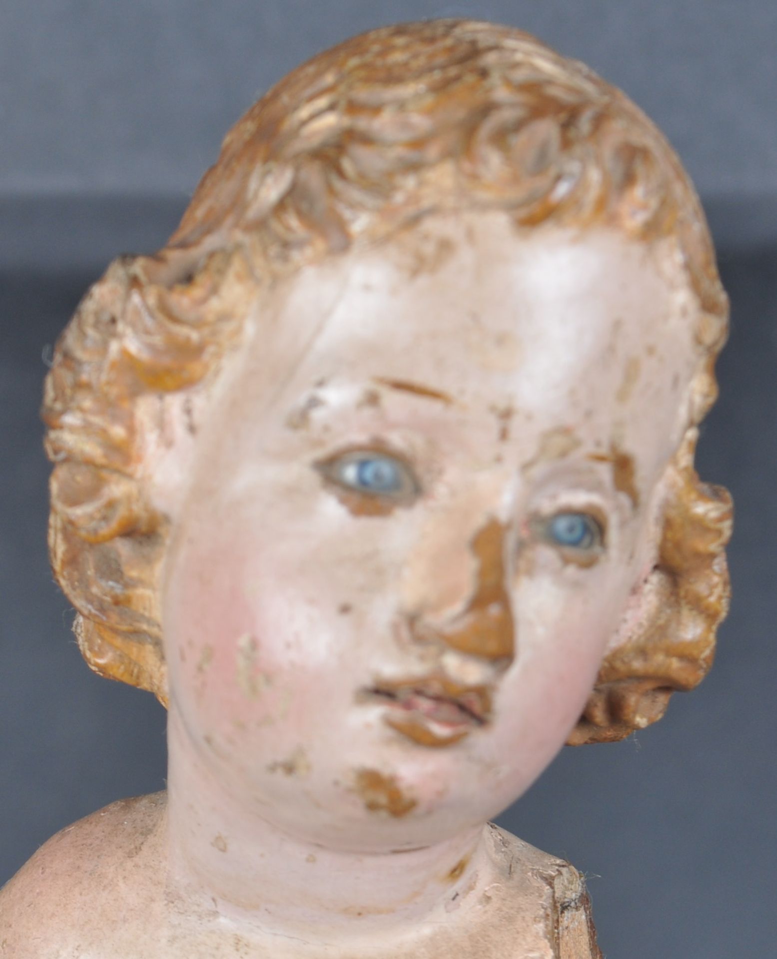 18TH CENTURY CENTURY CARVED LIMEWOOD PAINTED FIGURINE - Image 2 of 6