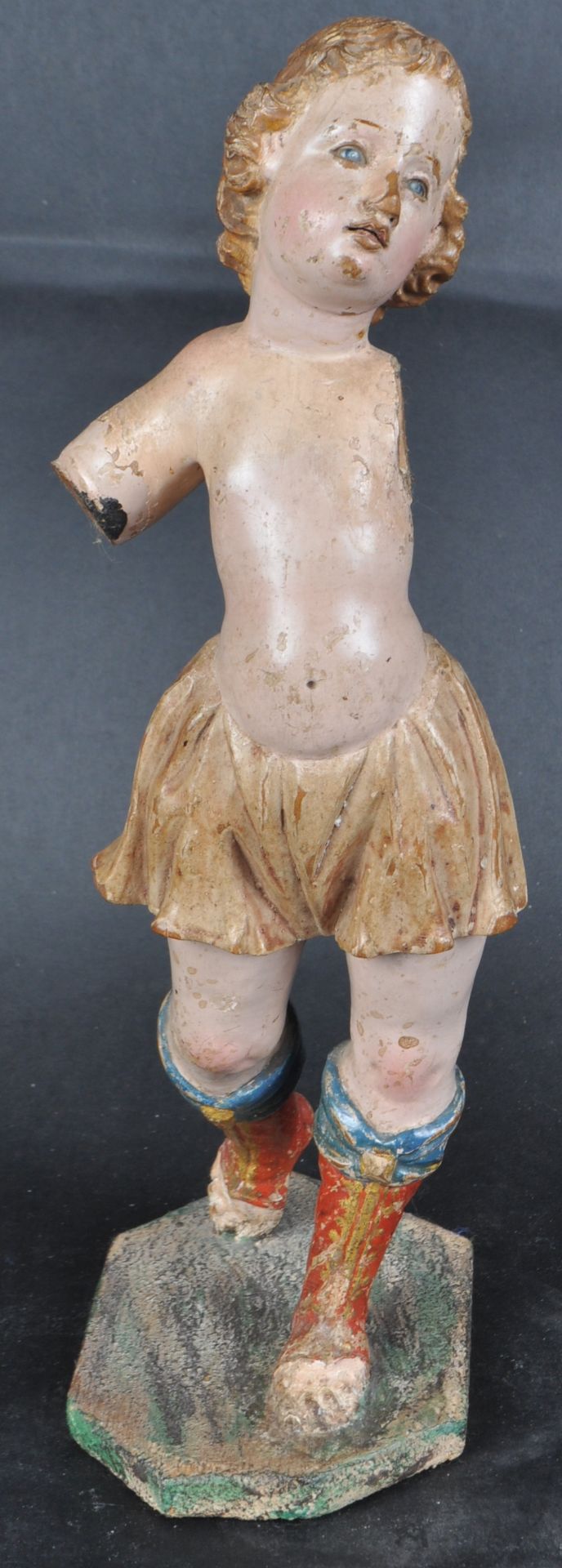 18TH CENTURY CENTURY CARVED LIMEWOOD PAINTED FIGURINE