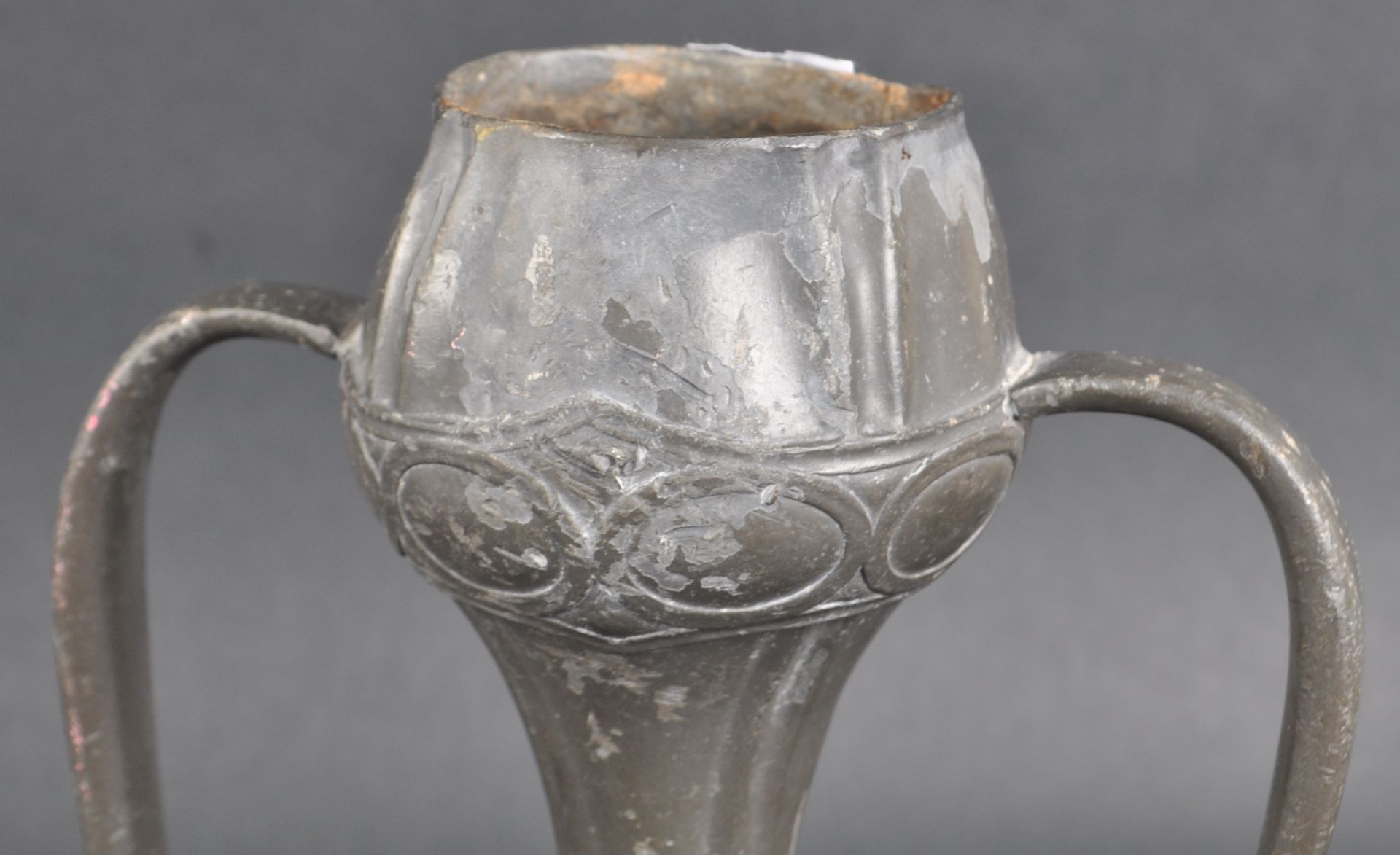 TUDRIC PEWTER VASE IN THE MANNER OF ARCHIBALD KNOX - Image 2 of 8