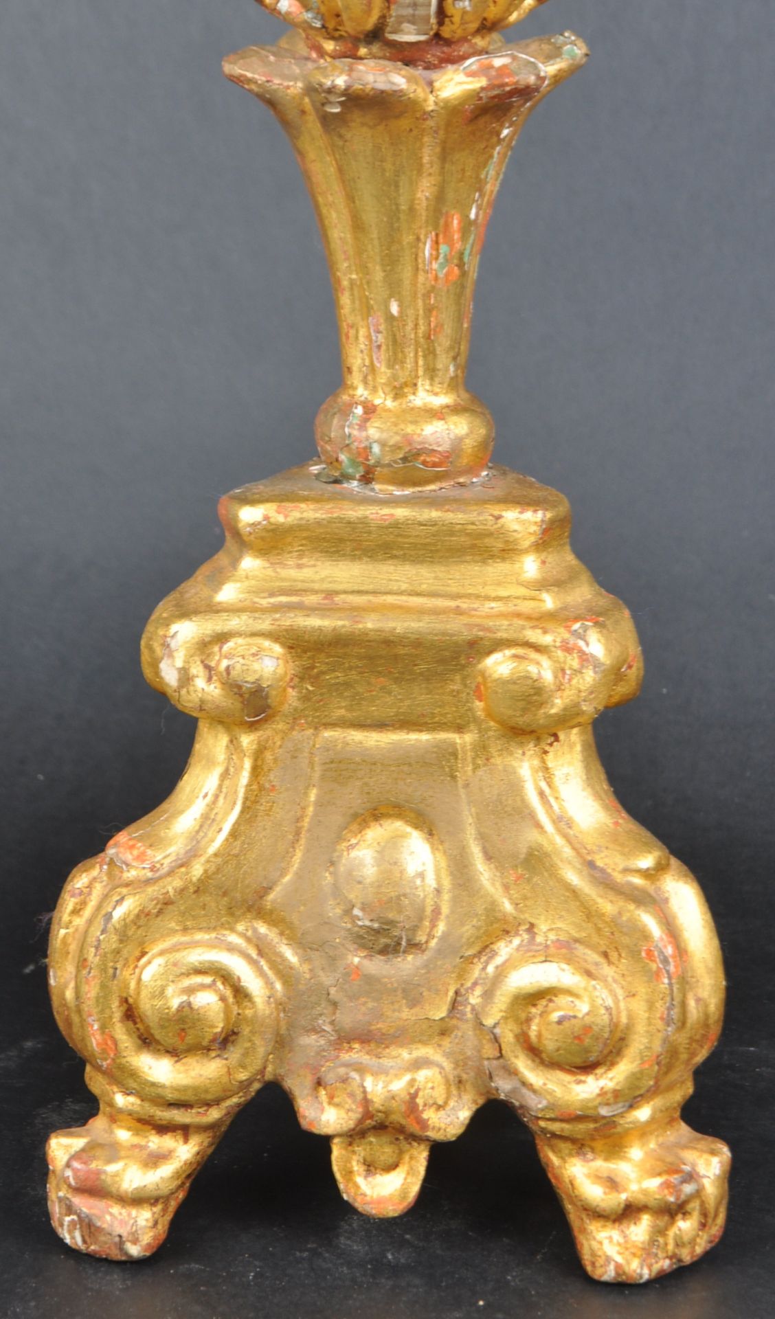 19TH CENTURY CARVED GILT WOOD CHURCH ALTAR CANDLESTICK - Image 4 of 4