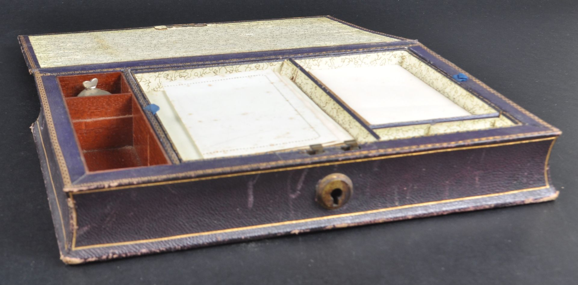 19TH CENTURY GILT LEATHER TOOLED STATIONARY BOX - Image 4 of 7