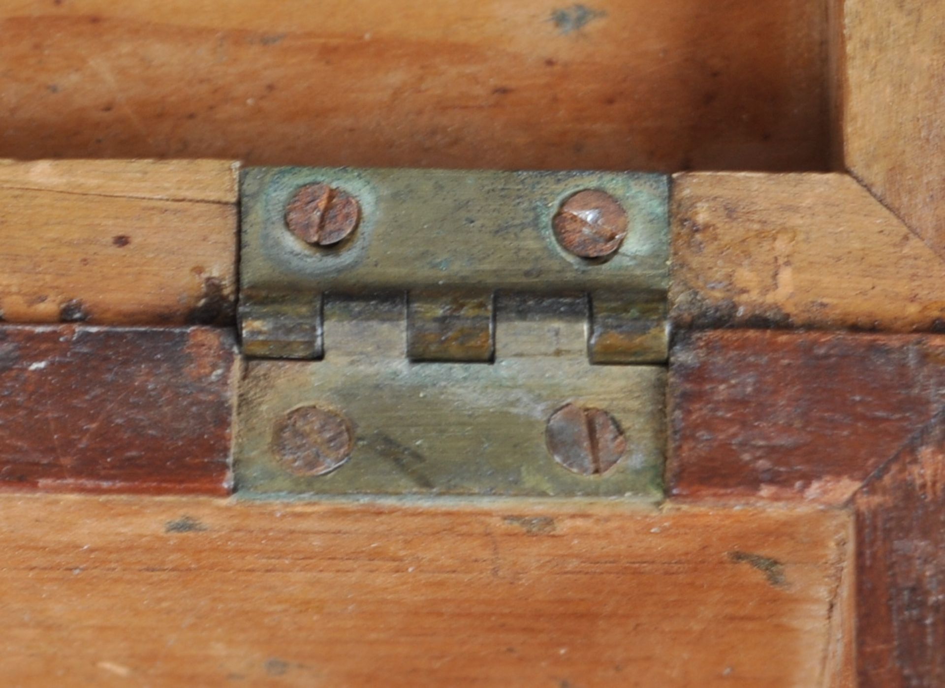 19TH CENTURY MAHOGANY SATINWOOD INLAID TRINKET BOX - Image 4 of 6