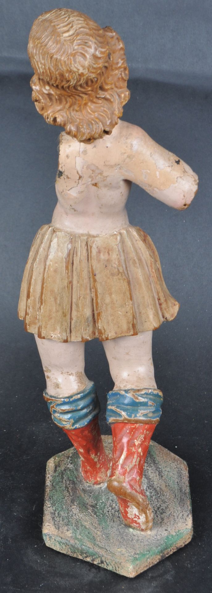 18TH CENTURY CENTURY CARVED LIMEWOOD PAINTED FIGURINE - Image 5 of 6
