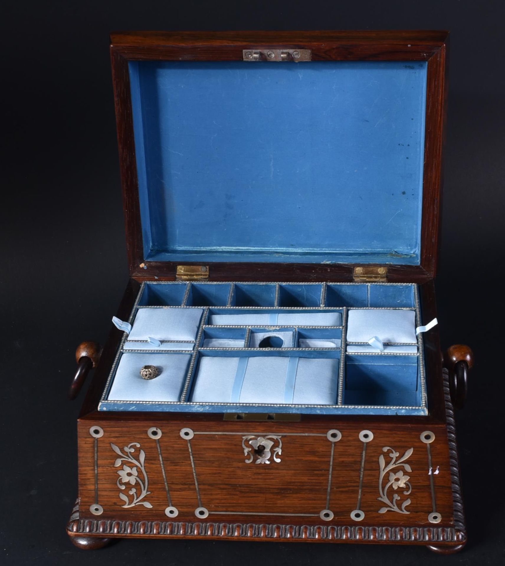 19TH CENTURY VICTORIAN ROSEWOOD WORK BOX - Image 3 of 10