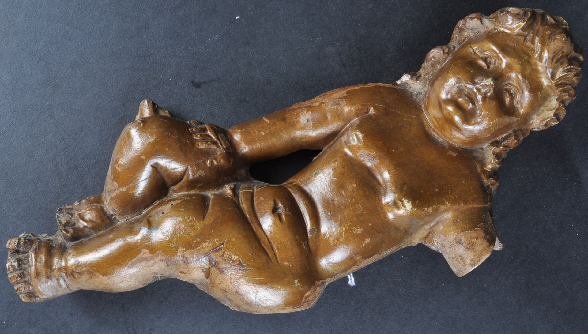 18TH CENTURY CARVED WOOD PAINTED CHERUB WALL FIGURINE - Image 3 of 4