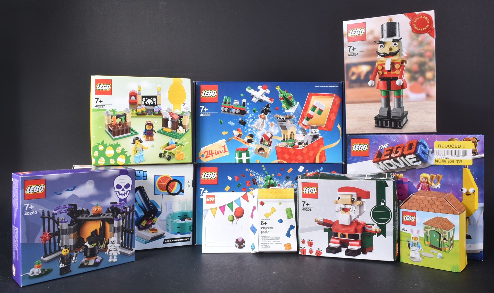 LEGO SETS - A COLLECTION OF ASSORTED LEGO SETS