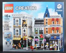 LEGO SET - CREATOR - 10255 - ASSEMBLY SQUARE