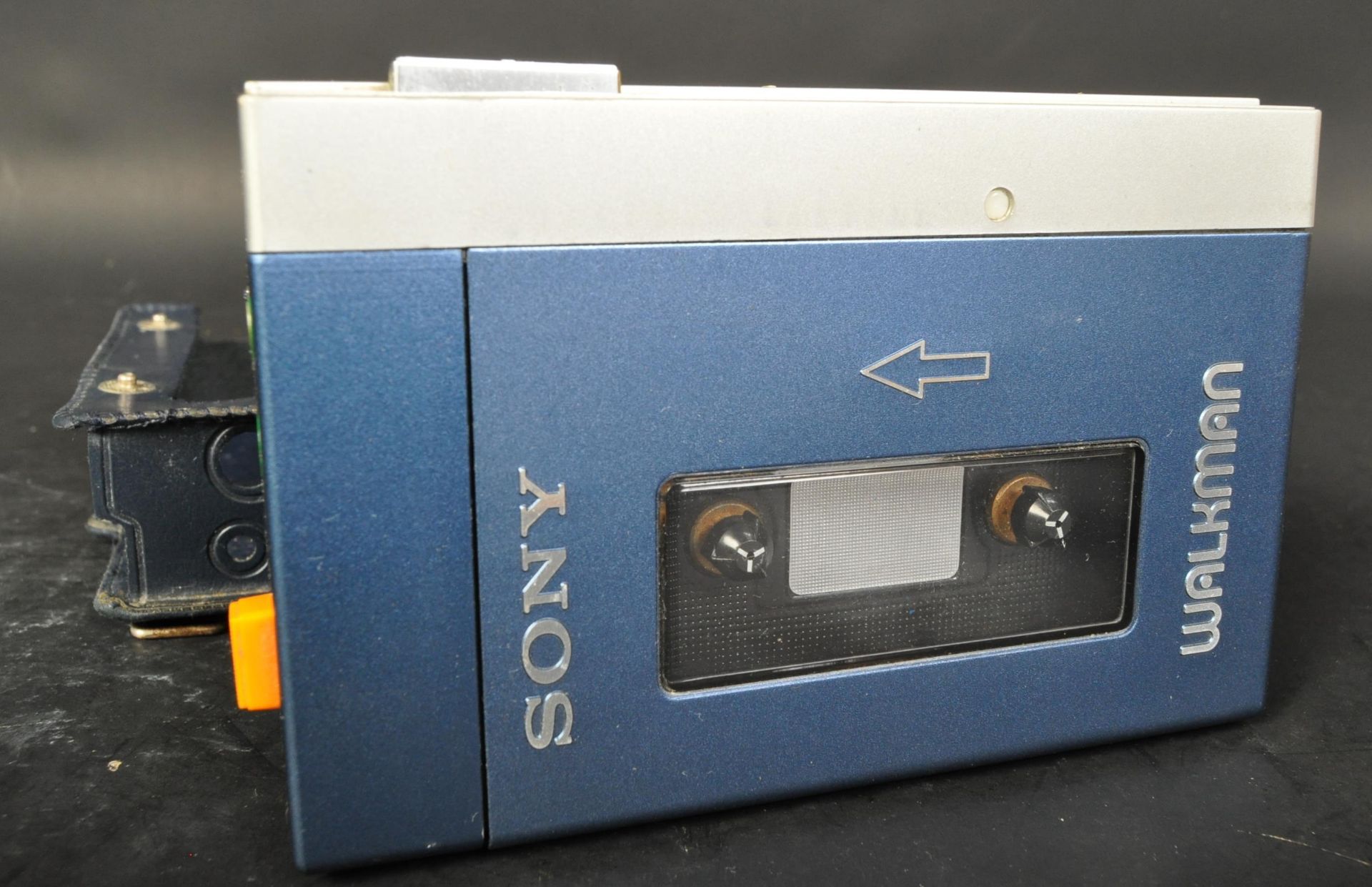 VINTAGE SONY WALKMAN CASSETTE PLAYER TPS-L2 - Image 2 of 5