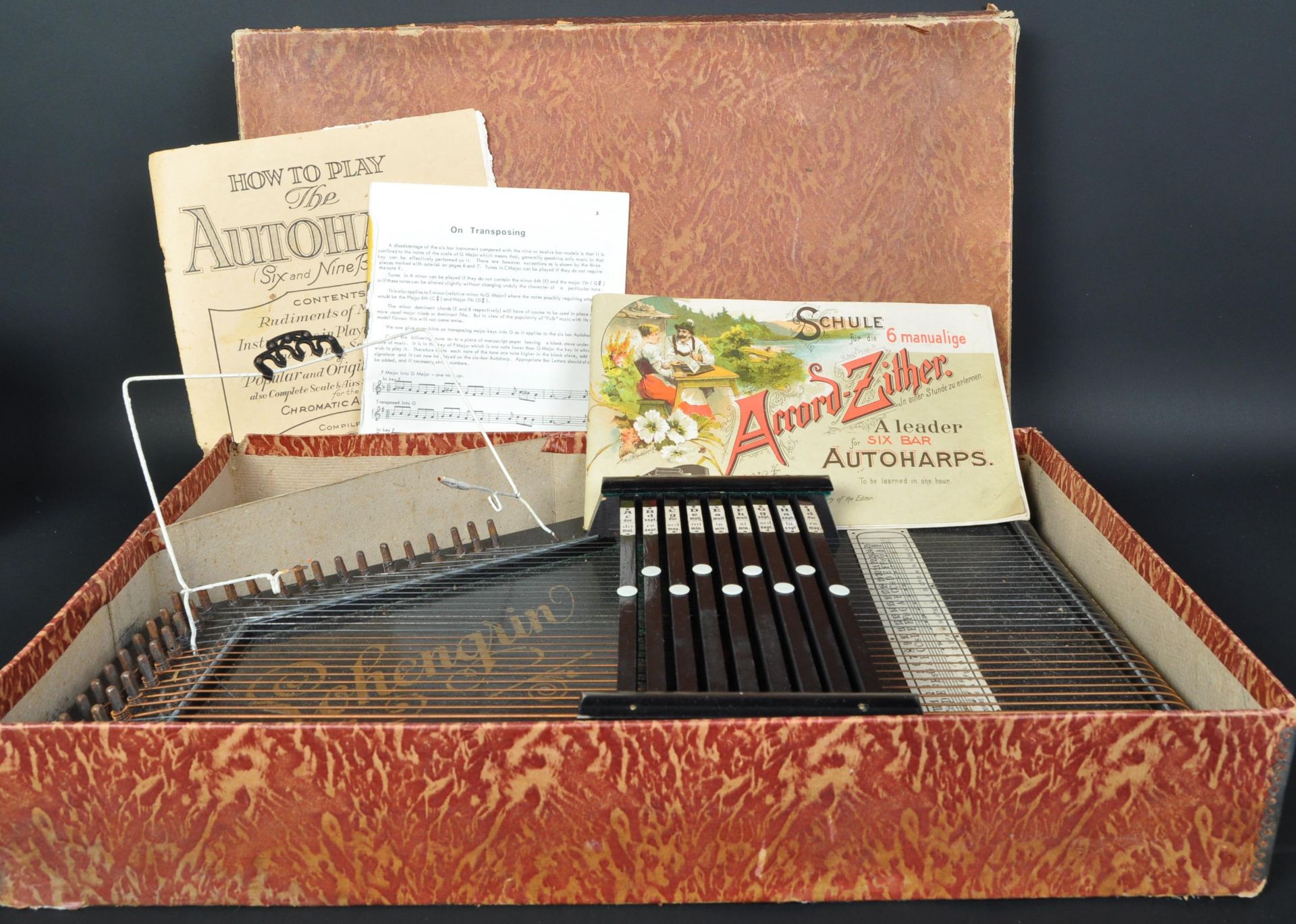 MID 20TH CENTURY LOHENGRIN ACCOR-ZITHER SIX BAR AUTOHARP