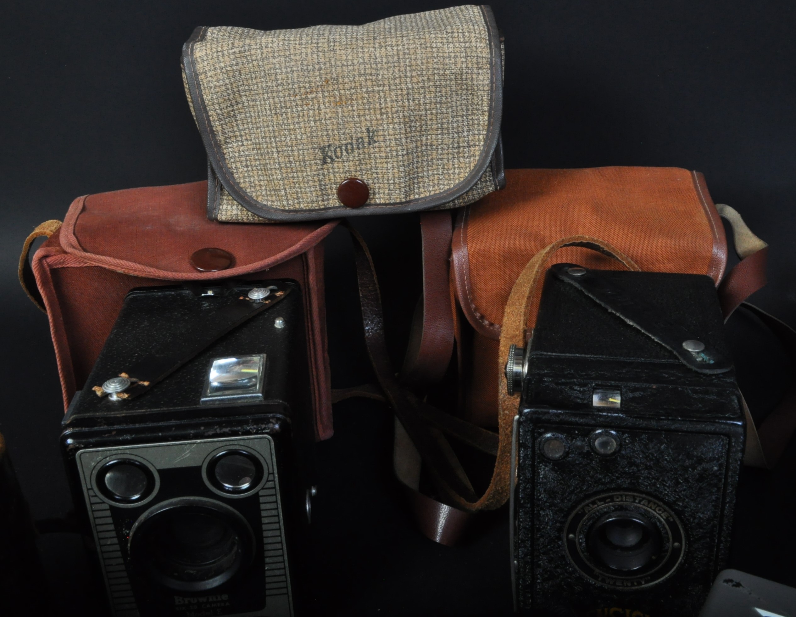 COLLECTION OF VINTAGE CAMERAS - KODAK - CANON