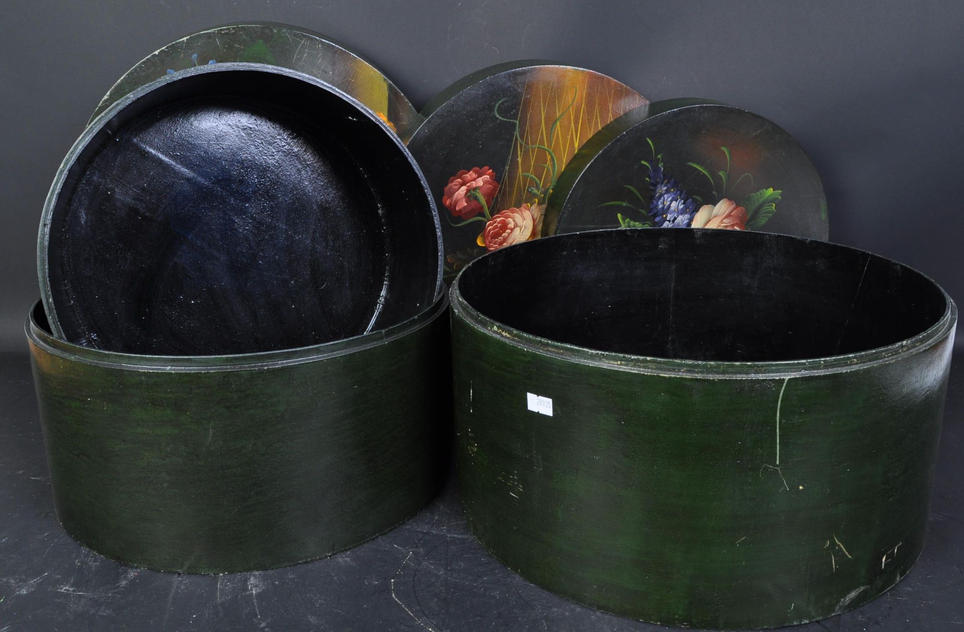 20TH CENTURY TOLEWARE GRADUATING HAT BOX SET - Image 4 of 5