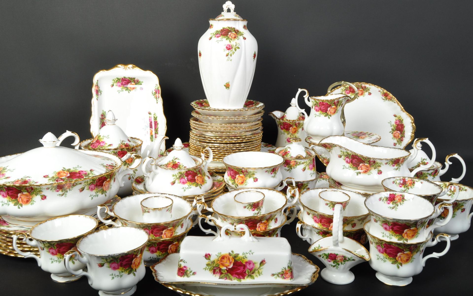 ROYAL ALBERT - OLD COUNTRY ROSES - VINTAGE TEA SERVICE