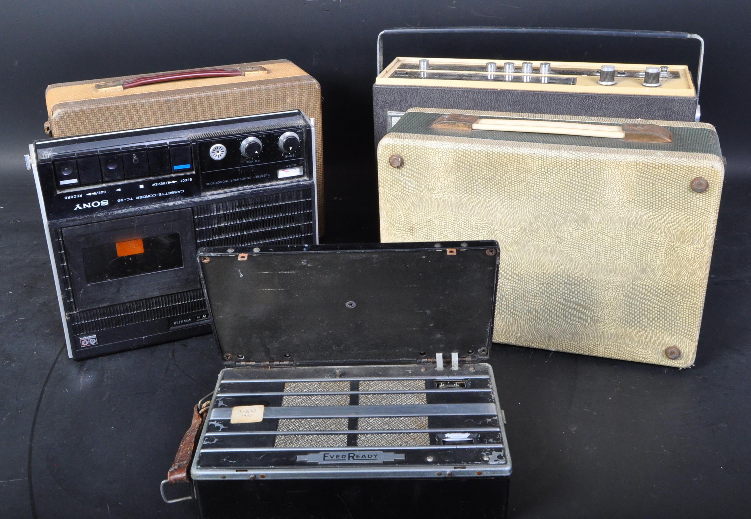 ASSORTMENT OF VINTAGE PORTABLE RADIOS