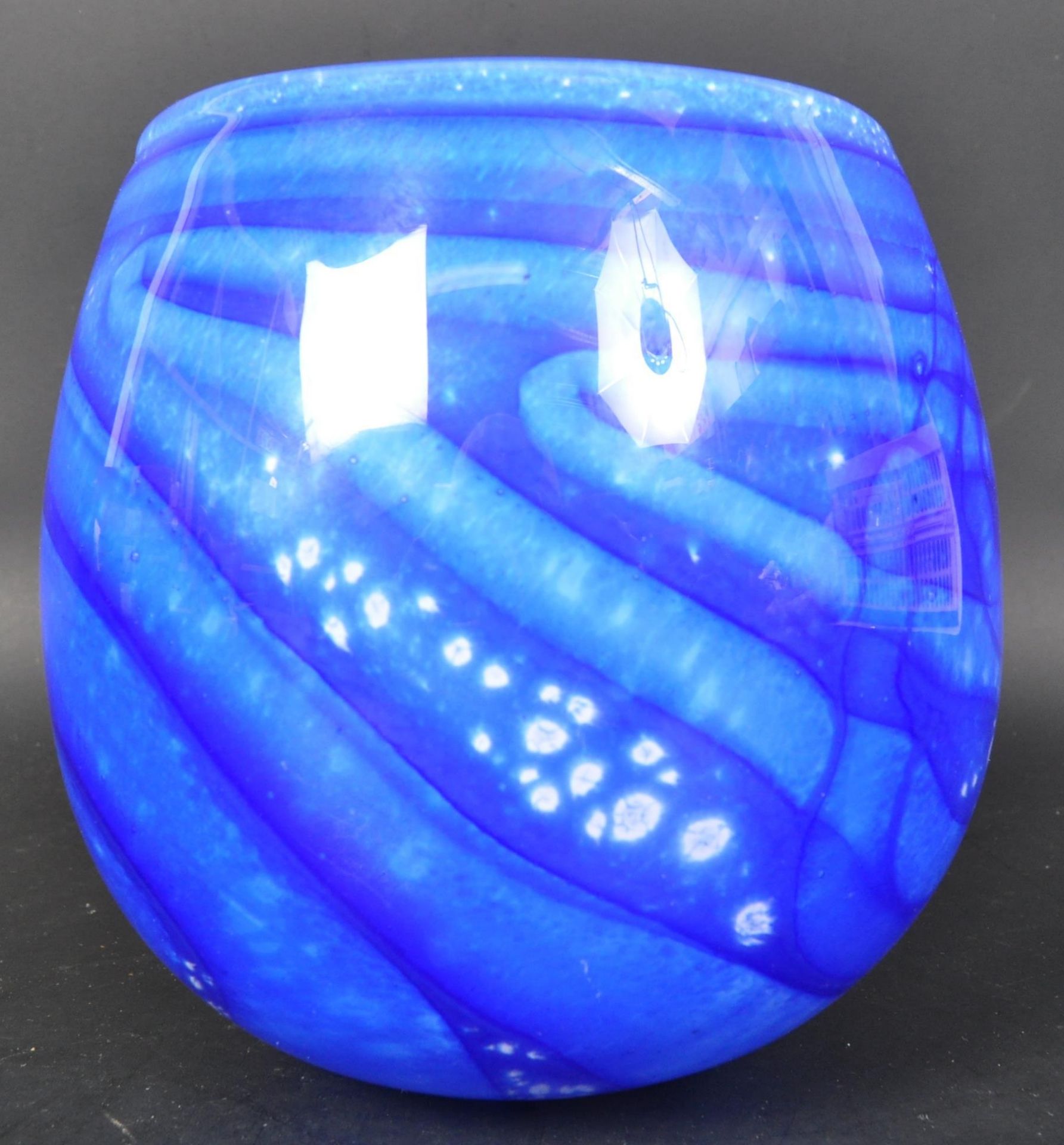 VINTAGE SIGNED STUDIO ART GLASS VASE - Image 2 of 5