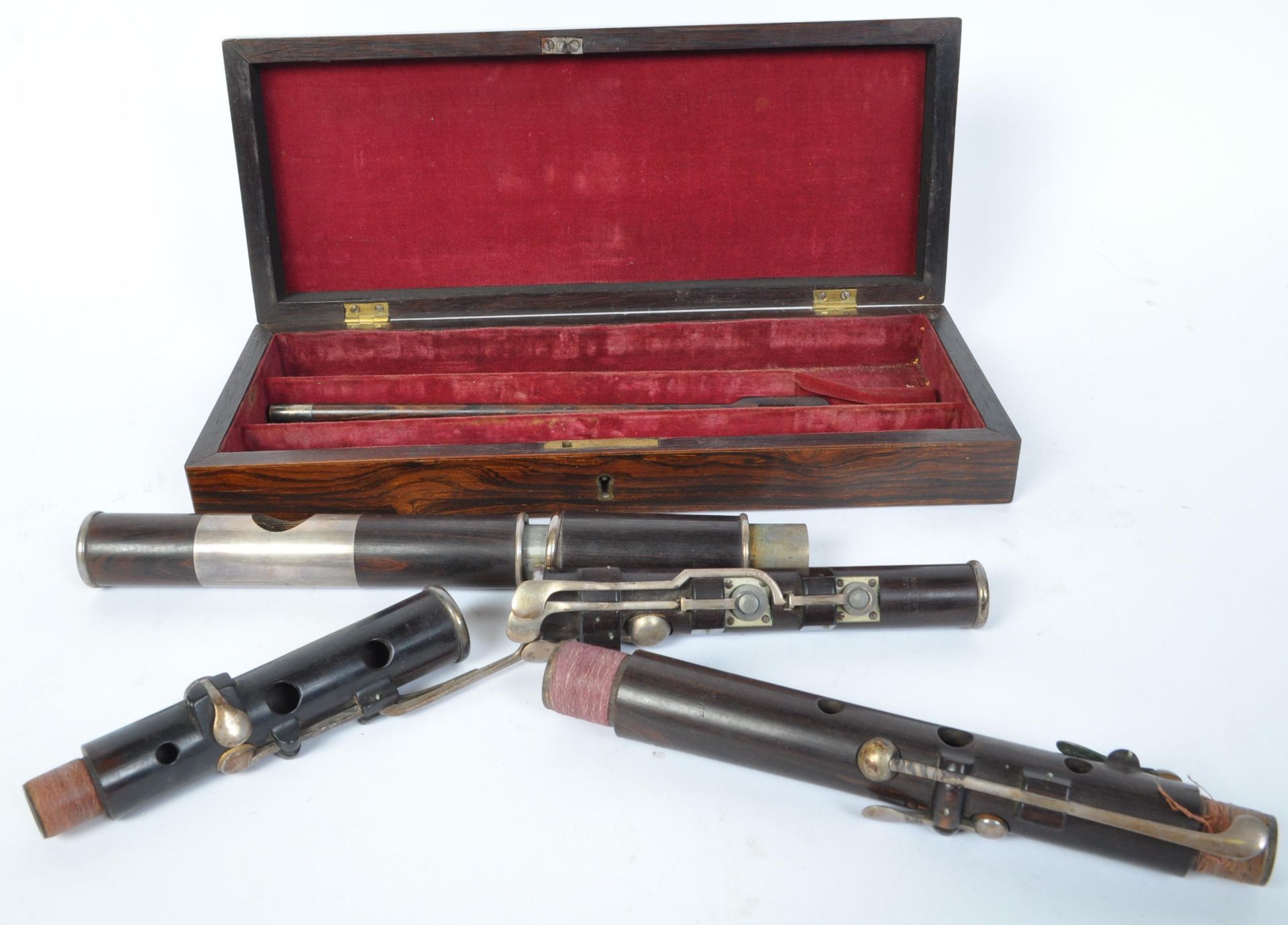 EARLY 20TH CENTURY WOODEN FLUTE INSTRUMENT IN BOX - Image 2 of 5