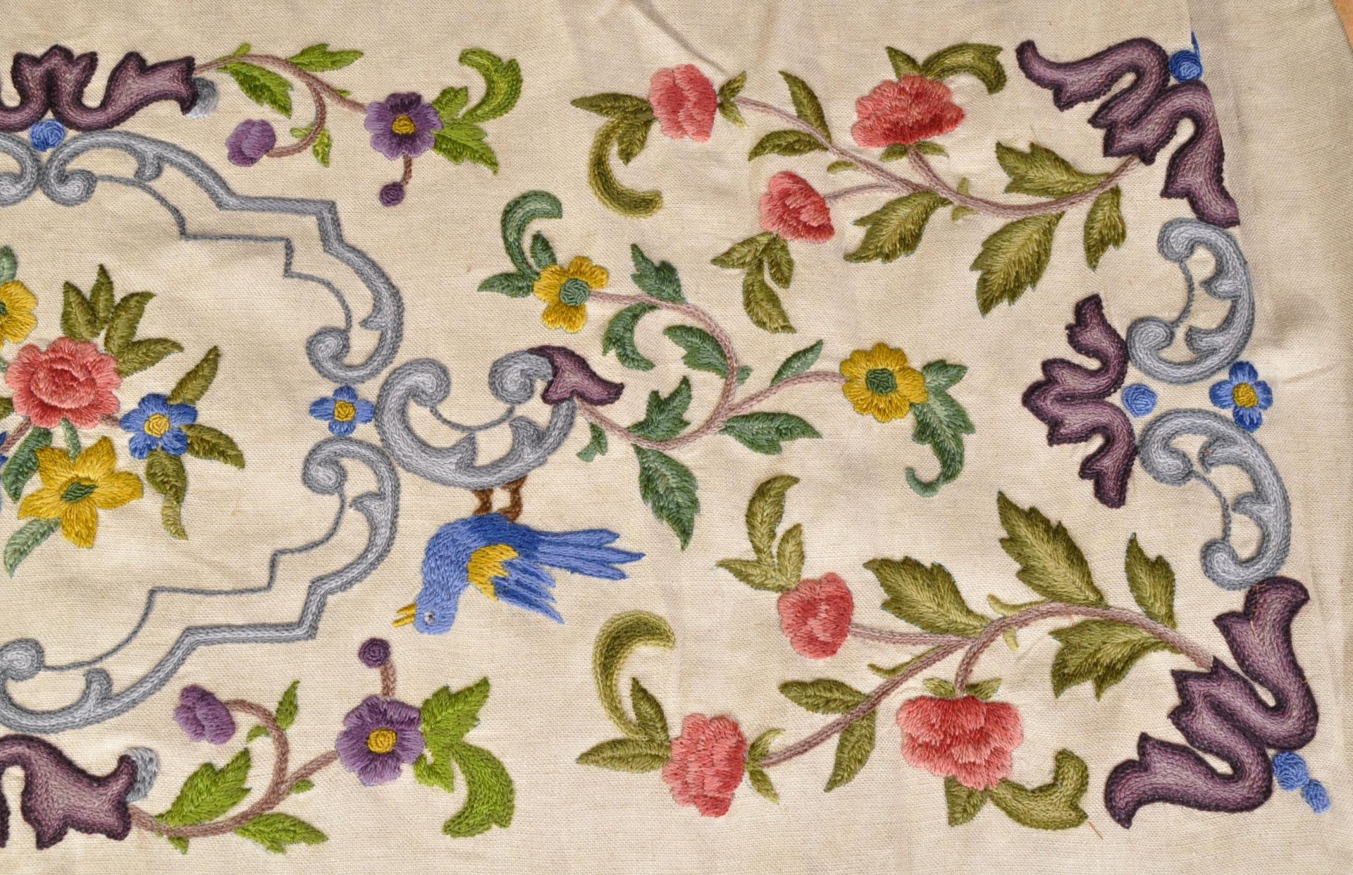 EARLY 20TH CENTURY TAPESTRY FABRIC CREWEL ON ROLL - Image 2 of 4