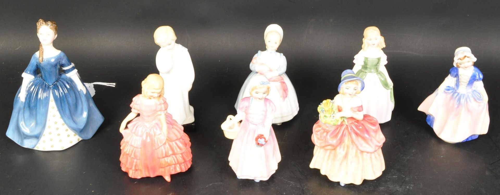 ROYAL DOLUTON - COLLECTION OF MINIATURE LADY FIGURINES - Bild 2 aus 6