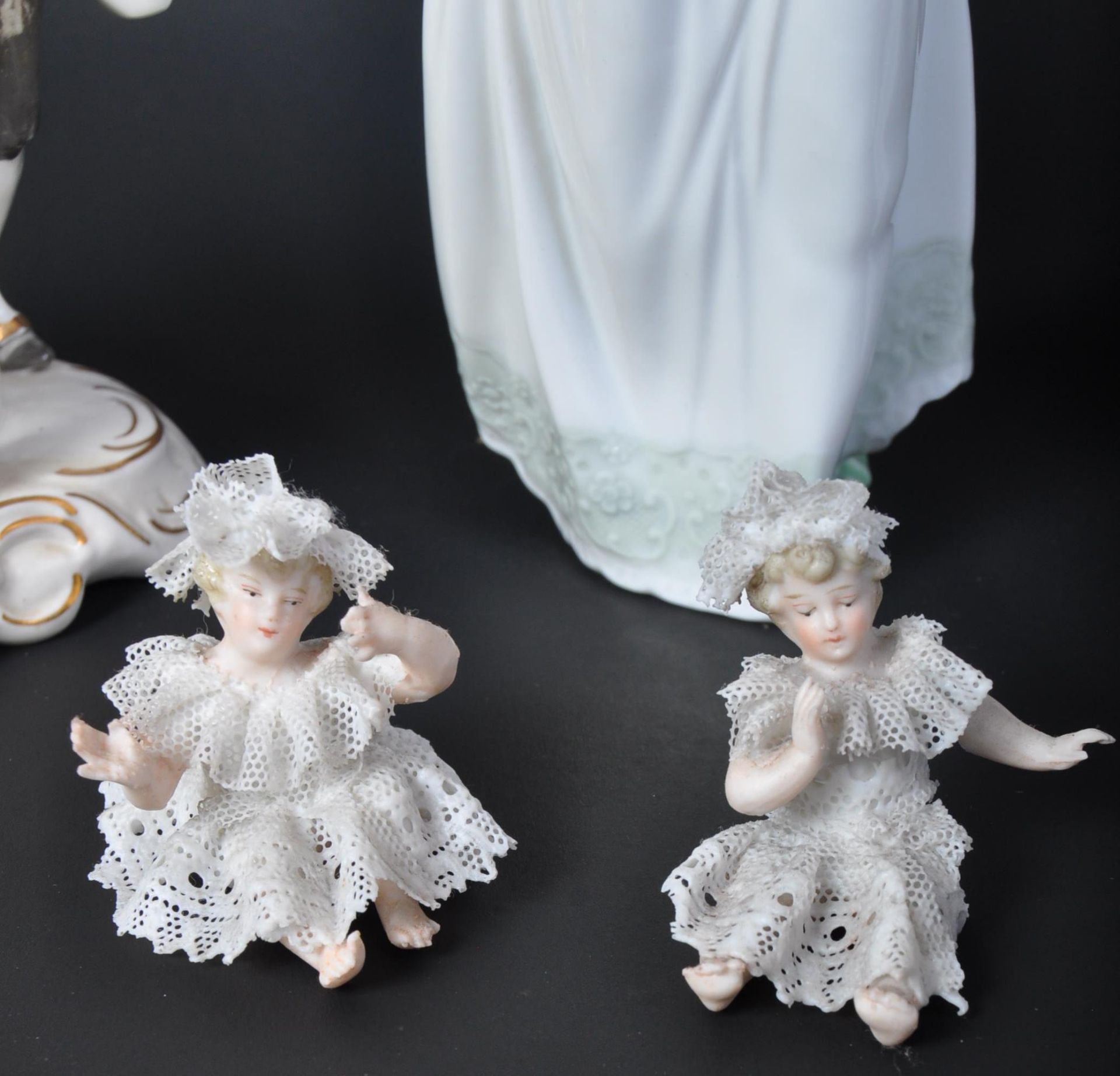 20TH CENTURY PORCELAIN FIGURINES - DRESDEN & NAO LLADRO - Image 4 of 7