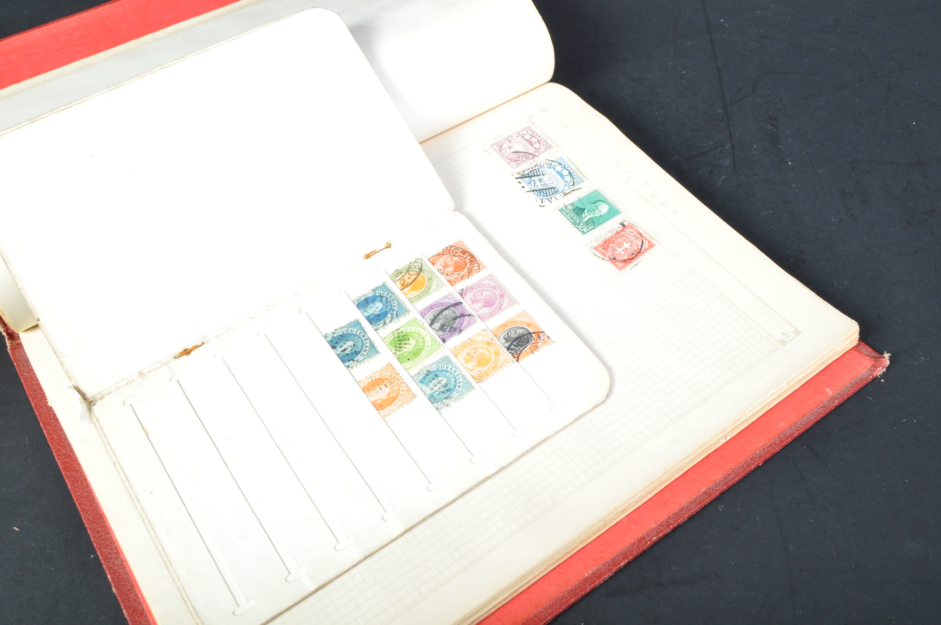 STAMPS - WORLD COLLECTION IN ALBUM - Image 4 of 5