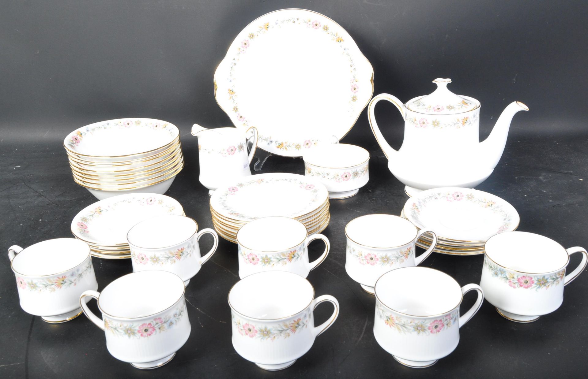 VINTAGE ROYAL ALBERT BELINDA BONE CHINA TEA SERVICE