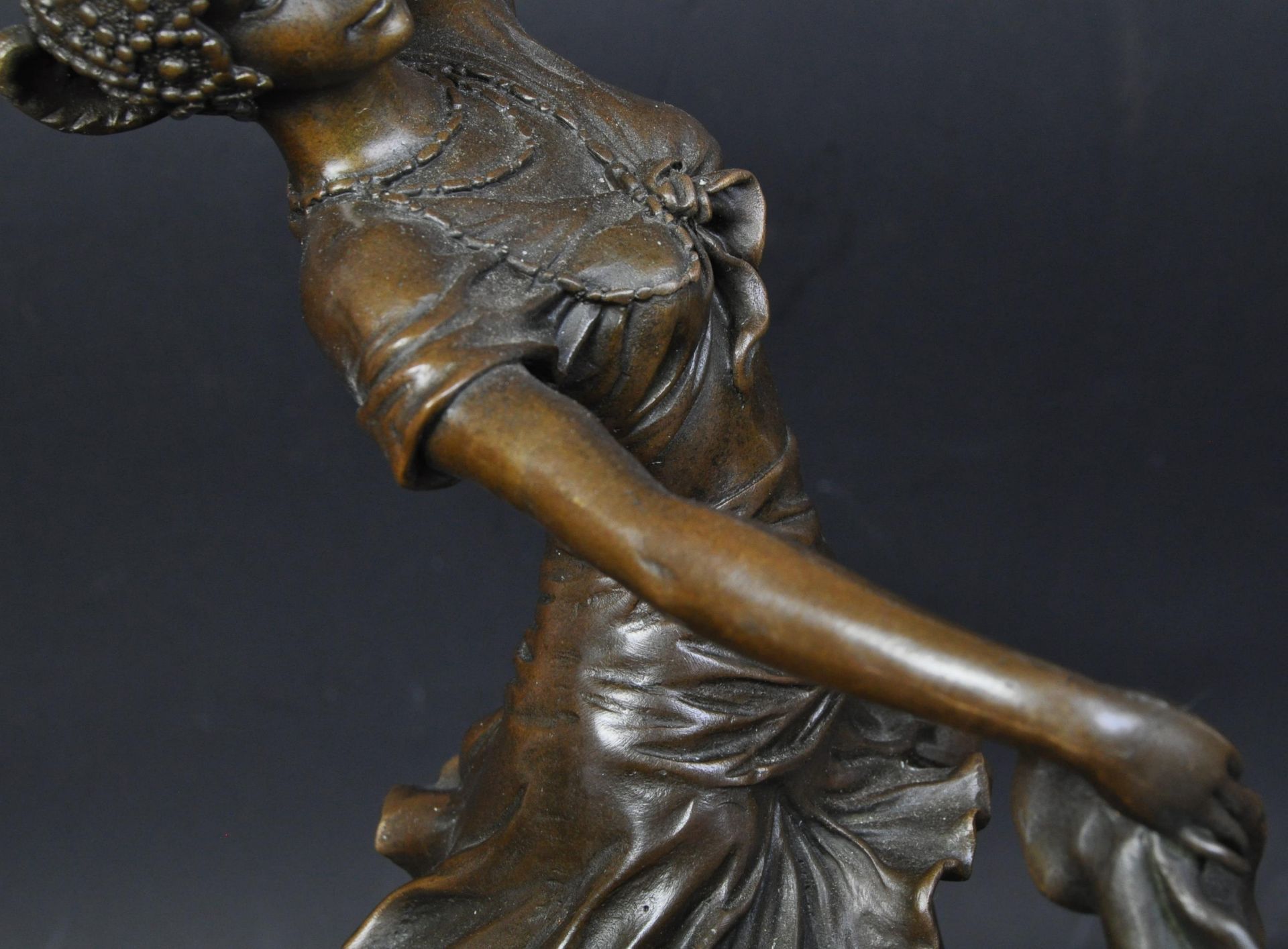 20TH CENTURY BRONZE SCULPTURE OF MOORISH LADY - Image 4 of 4