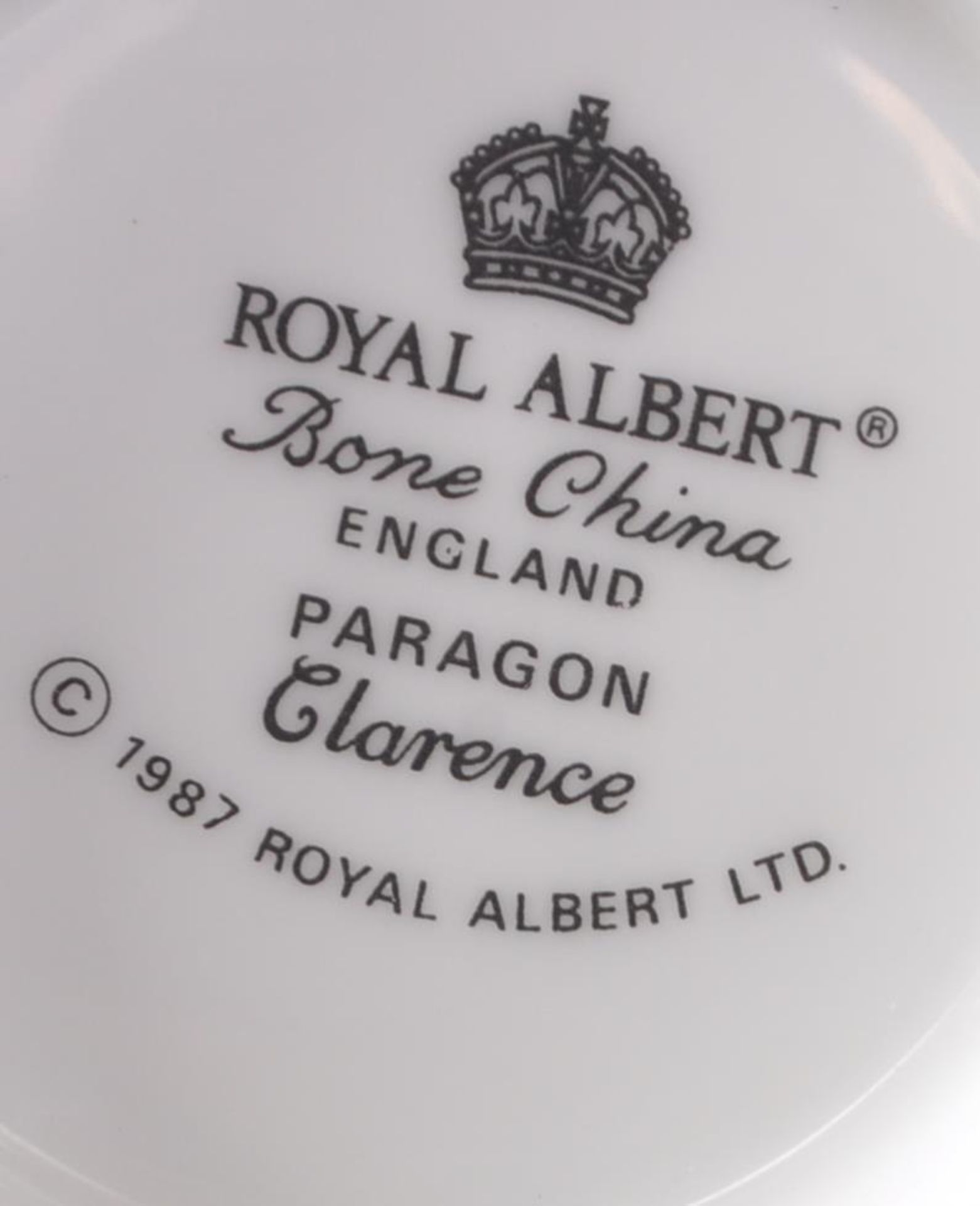 VINTAGE ROYAL ALBERT PARAGON 'CLARENCE' DINNER / COFFEE SET - Image 6 of 6