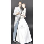 LLADRO TOGETHER FOREVER PORCELIAN FIGURE - MODEL NO. 8107