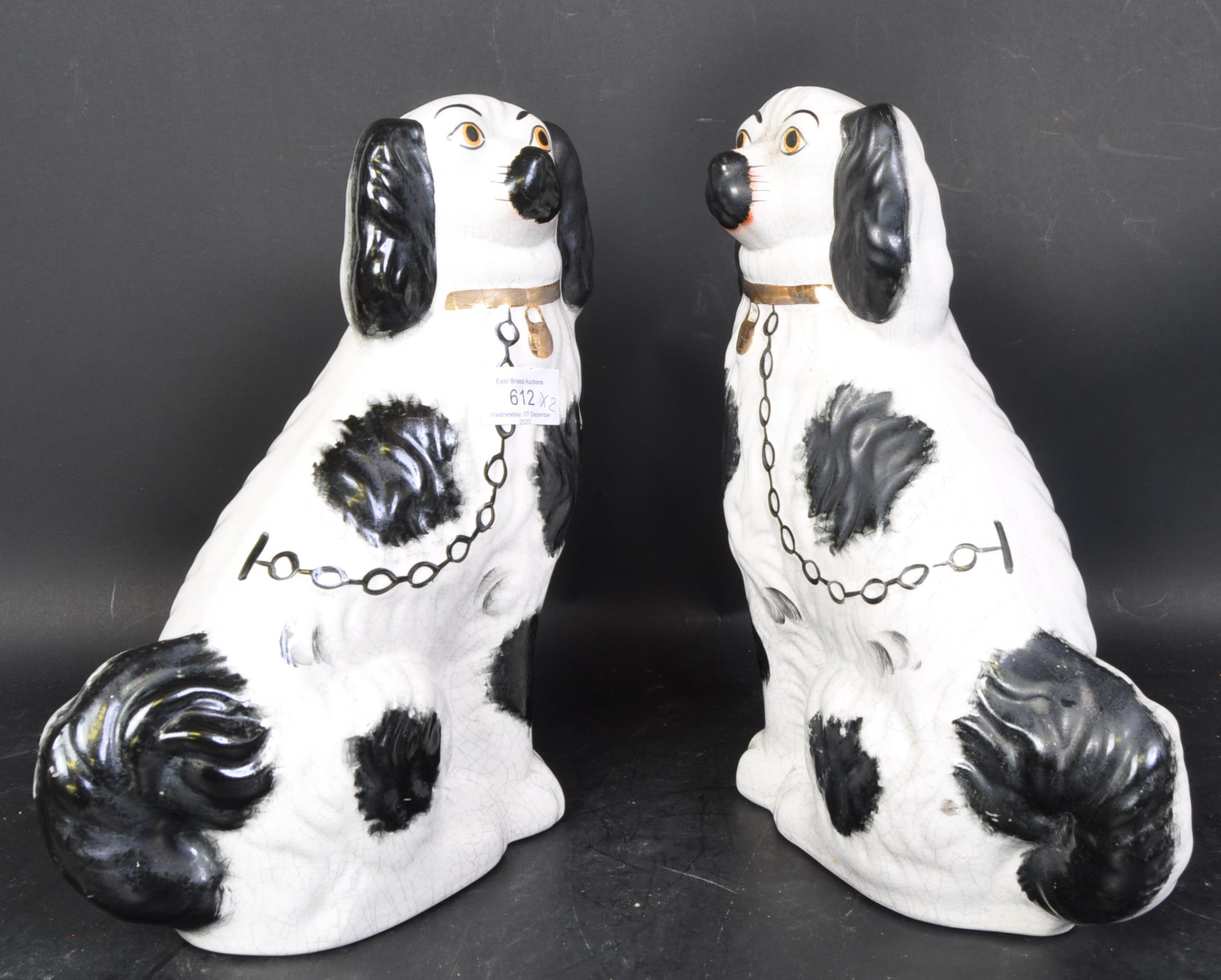 PAIR OF 19TH CENTURY CHINA MANTEL FIRESIDE DOGS - Image 2 of 4