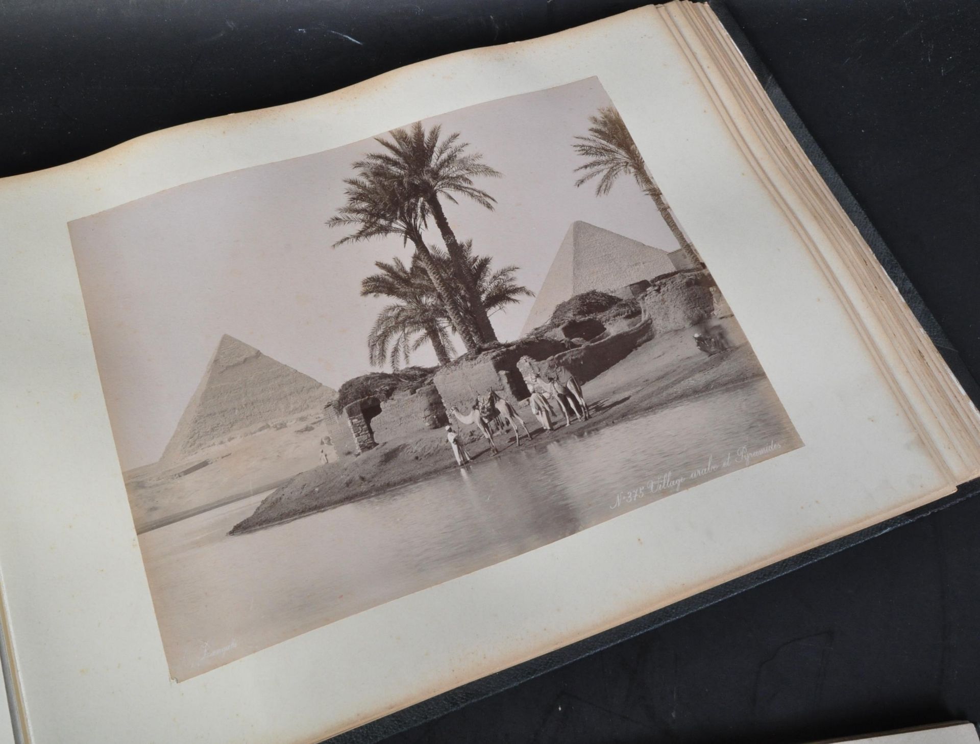 BOOKS - PICTURESQUE VIEWS & EQYPT PHOTOGRAPH ALBUM - Bild 2 aus 6