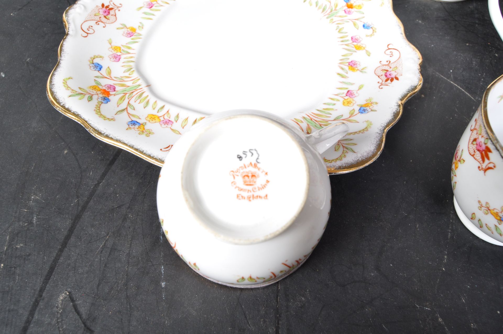 ROYAL ABERT PORCELAIN TEA SERVICE & ANOTHER - Bild 2 aus 6