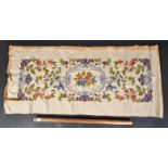 EARLY 20TH CENTURY TAPESTRY FABRIC CREWEL ON ROLL