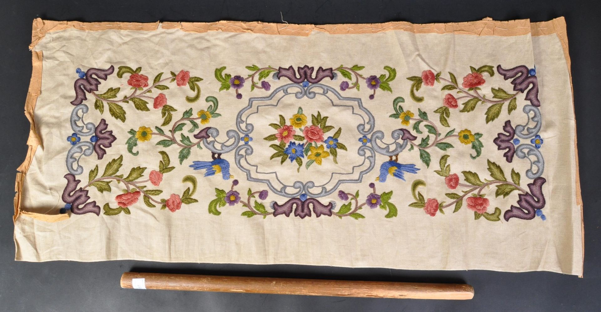 EARLY 20TH CENTURY TAPESTRY FABRIC CREWEL ON ROLL