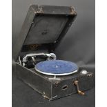 EARLY 20TH CENTURY HMV PORTABLE GRAMOPHONE