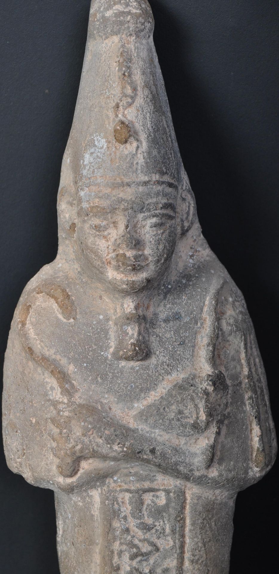 20TH CENTURY CARVED STONE EGYPTIAN PHARAOH FIGURE - Image 2 of 6