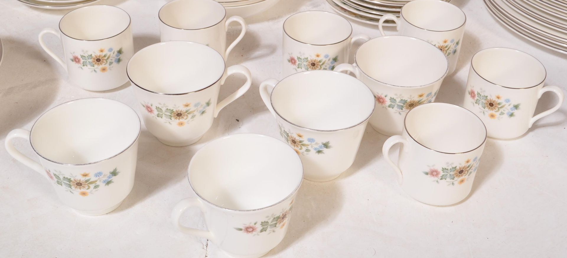 VINTAGE ROYAL DOULTON PASTORALE TEA & DINNER SERVICE - Bild 3 aus 7