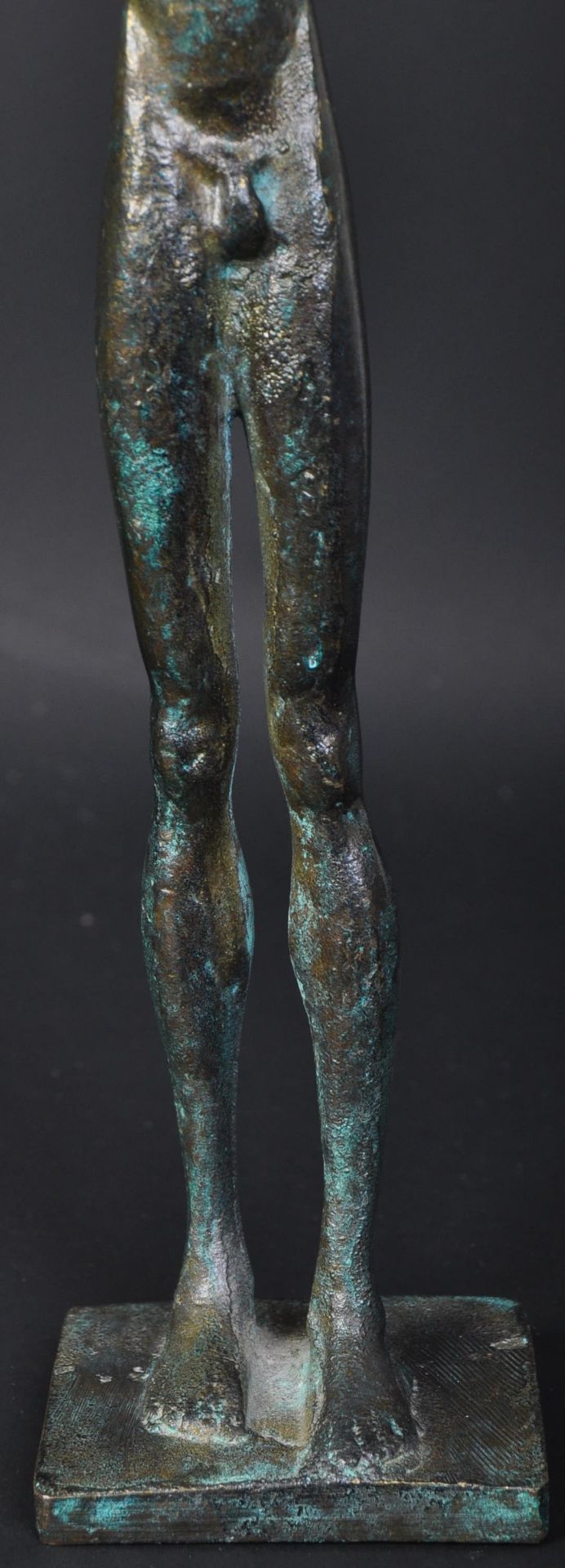 20TH CENTURY HEAVY BRONZE MALE NUDE FIGURE - Bild 3 aus 5