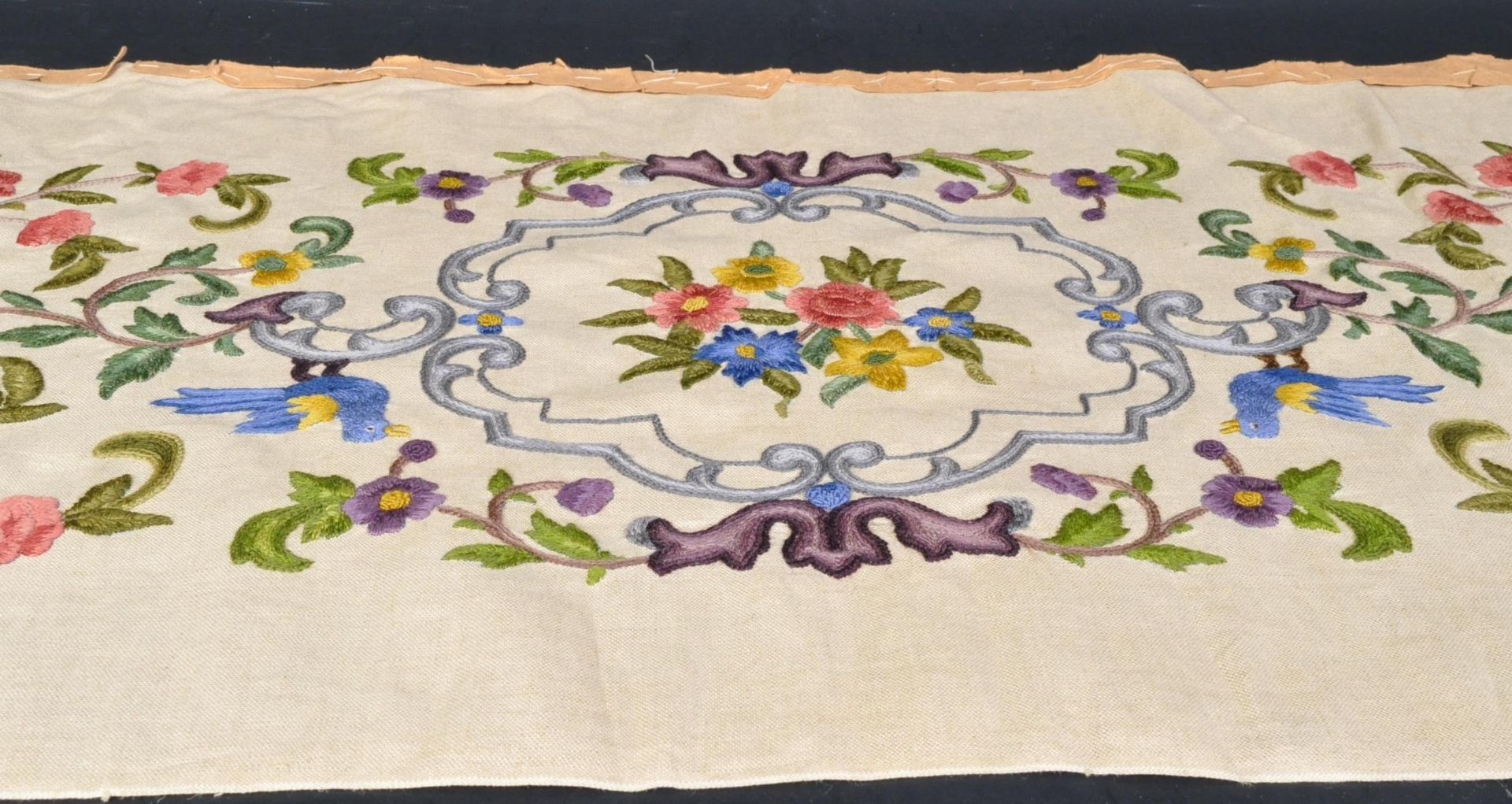 EARLY 20TH CENTURY TAPESTRY FABRIC CREWEL ON ROLL - Image 4 of 4