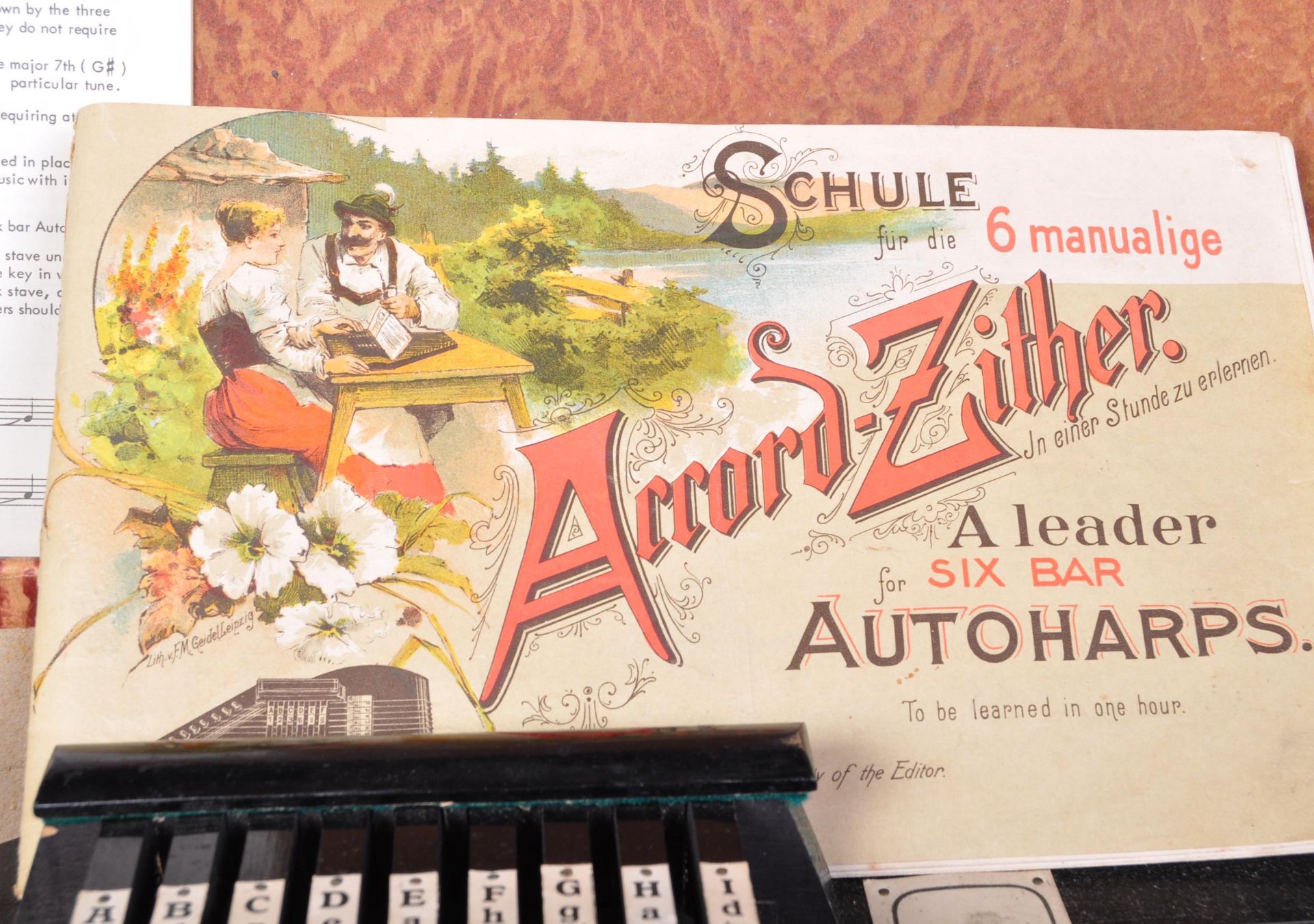 MID 20TH CENTURY LOHENGRIN ACCOR-ZITHER SIX BAR AUTOHARP - Image 3 of 5