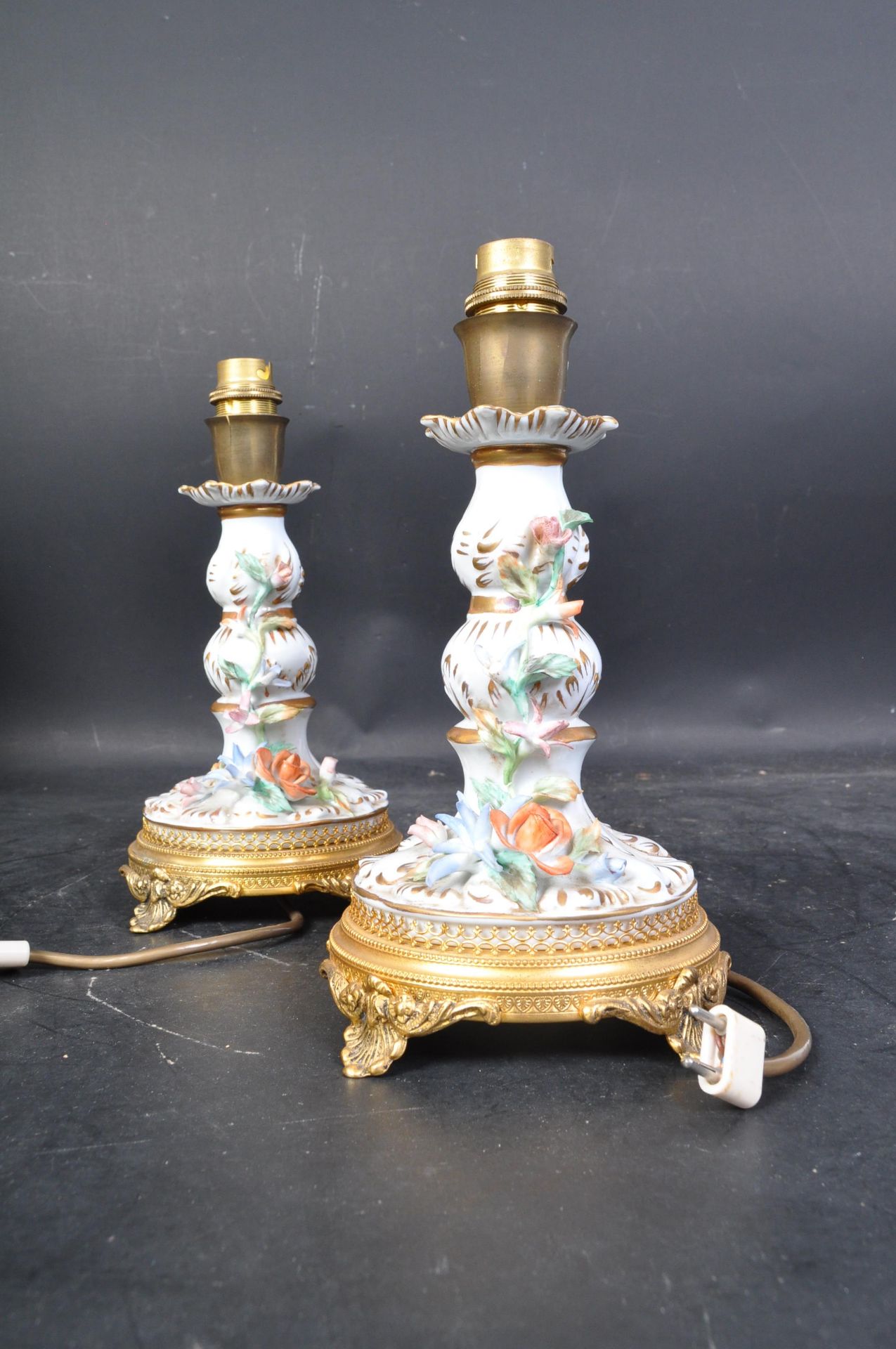 PAIR OF 20TH CENTURY SITZENDORF GERMAN LAMPS - Bild 5 aus 5