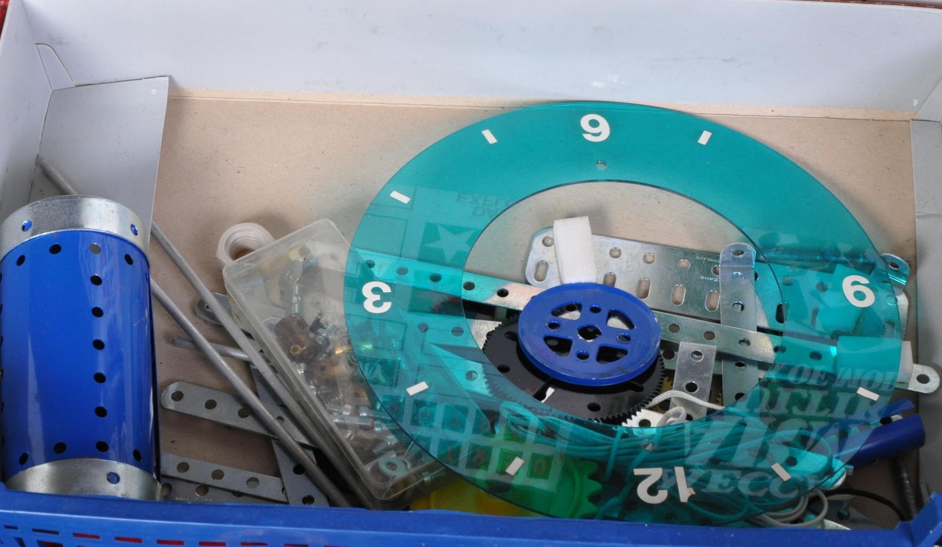 MECCANO CLOCK AND ARMY TOOL - HORNBY + TRI-ANG RAILWAY - Image 4 of 5