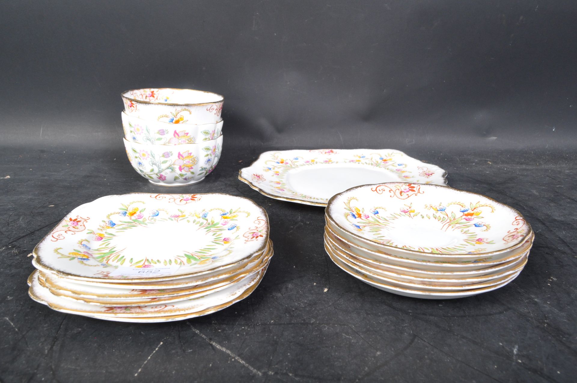 ROYAL ABERT PORCELAIN TEA SERVICE & ANOTHER - Bild 5 aus 6