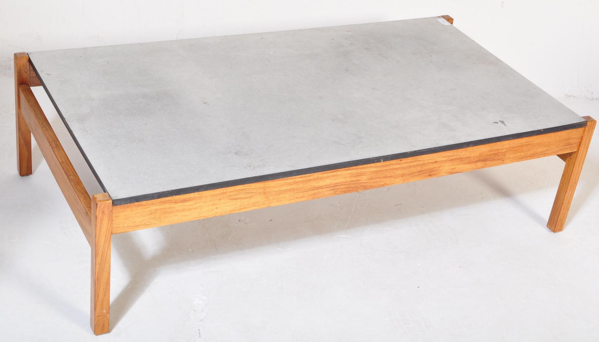 VINTAGE MID CENTURY FAUX MARBLE COFFEE TABLE - Image 2 of 3