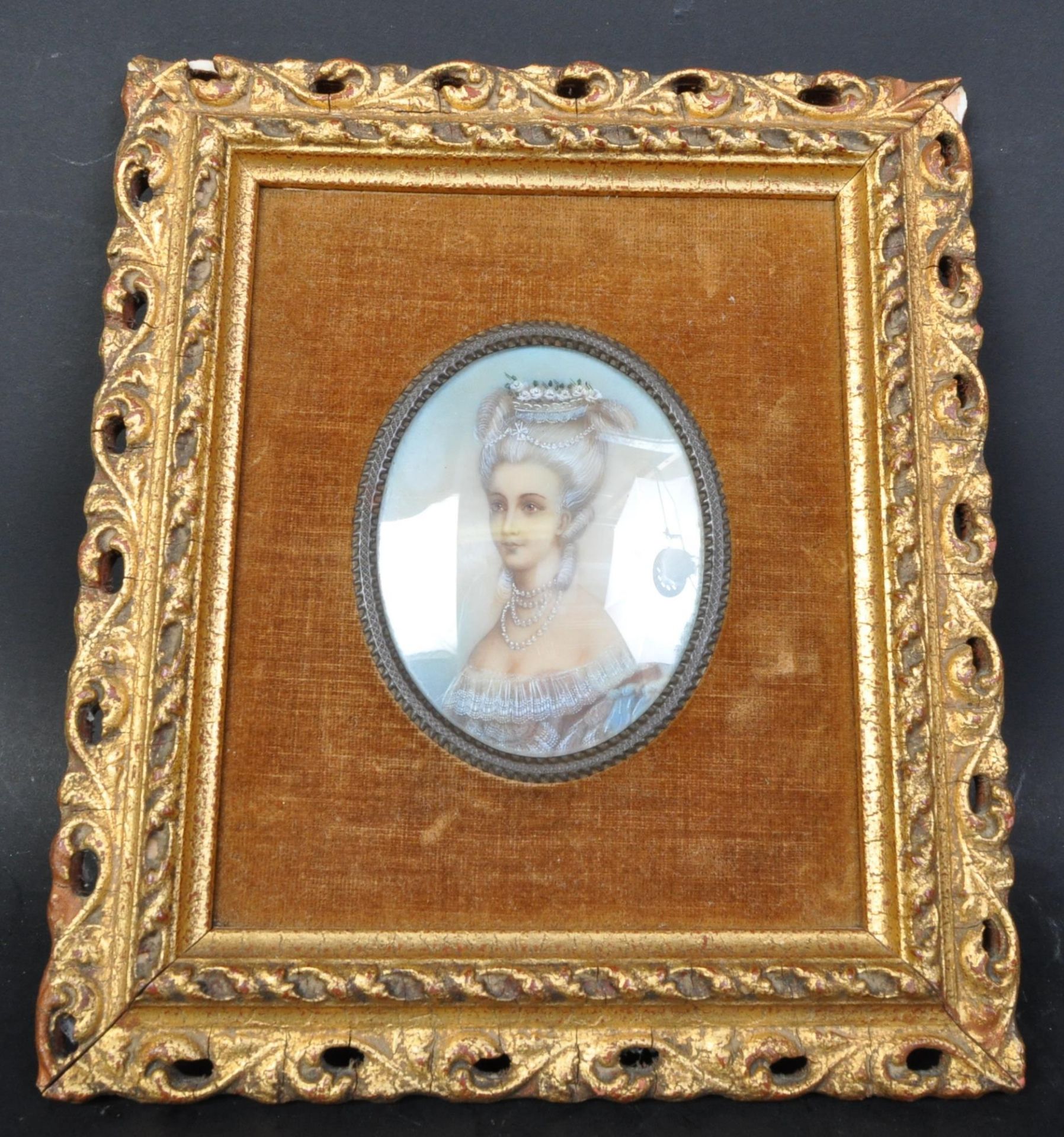 19TH CENTURY HAND PAINTED PORTRAIT OF A LADY