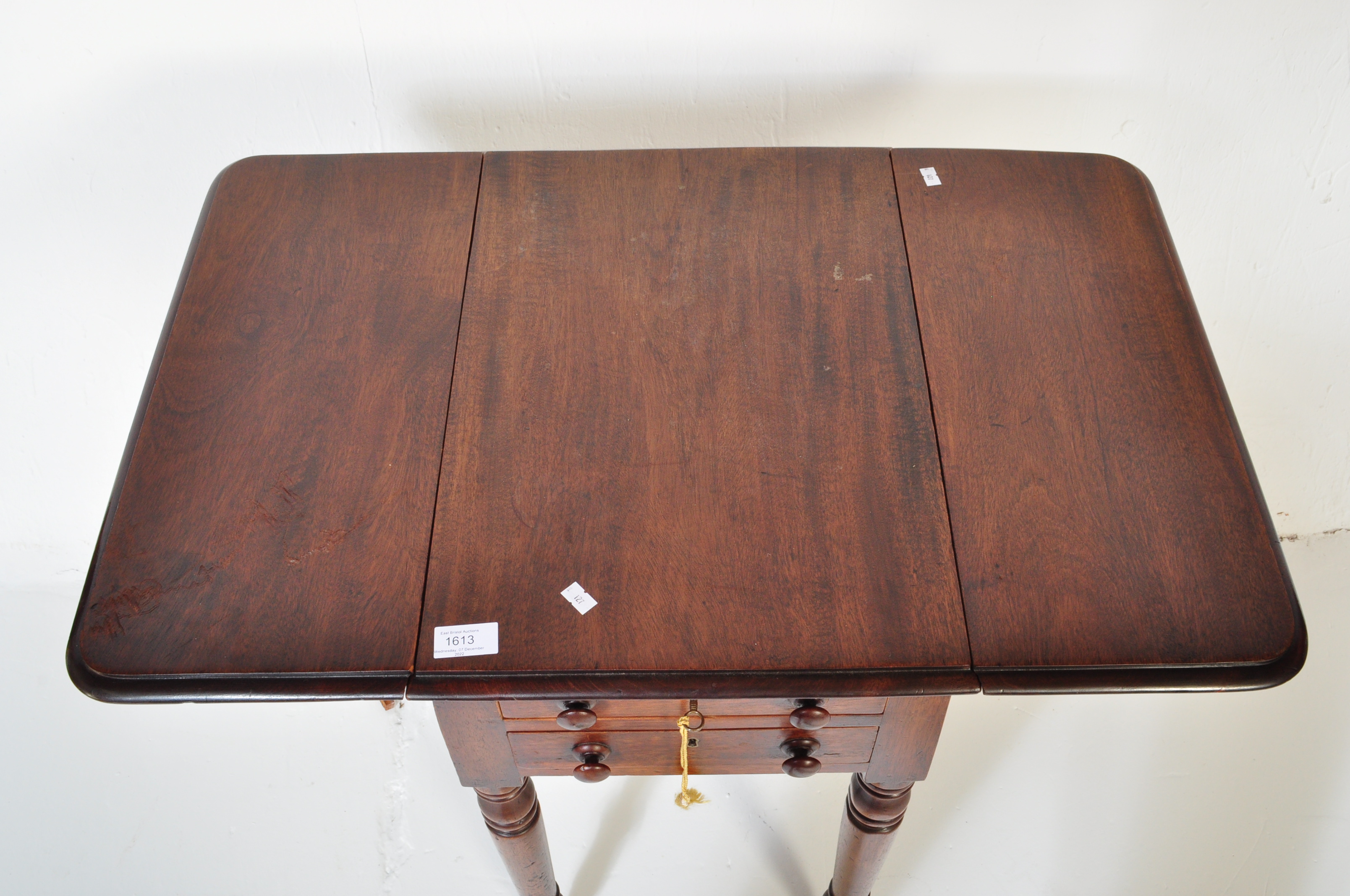 LATE 18TH CENTURY GEORGE III MAHOGANY LADIES WORK TABLE - Image 5 of 5