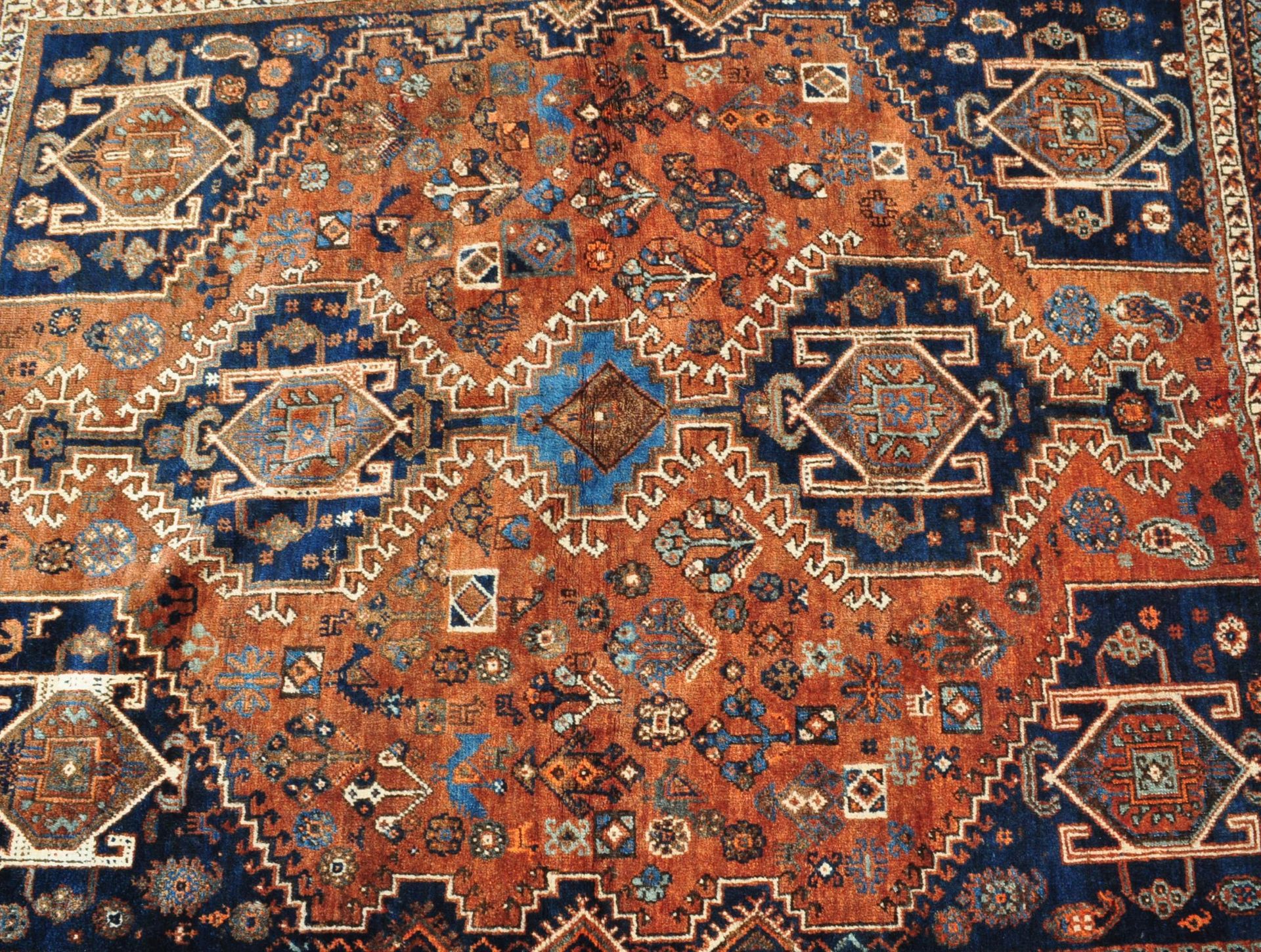 EARLY 20TH CENTURY PERSIAN ISLAMIC MALEYER FLOOR RUG - Image 2 of 4