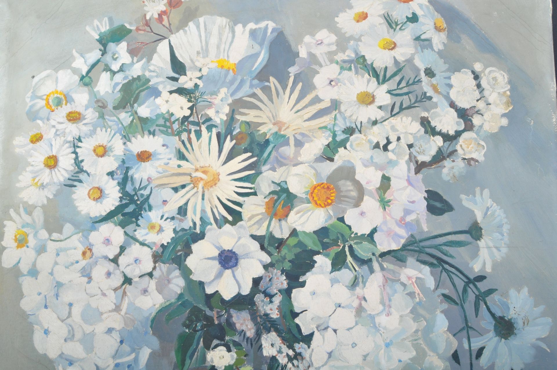 GWEN WICKER - 20TH C. 'WHITE FLOWERS' OIL ON CANVAS PAINTING - Image 2 of 4