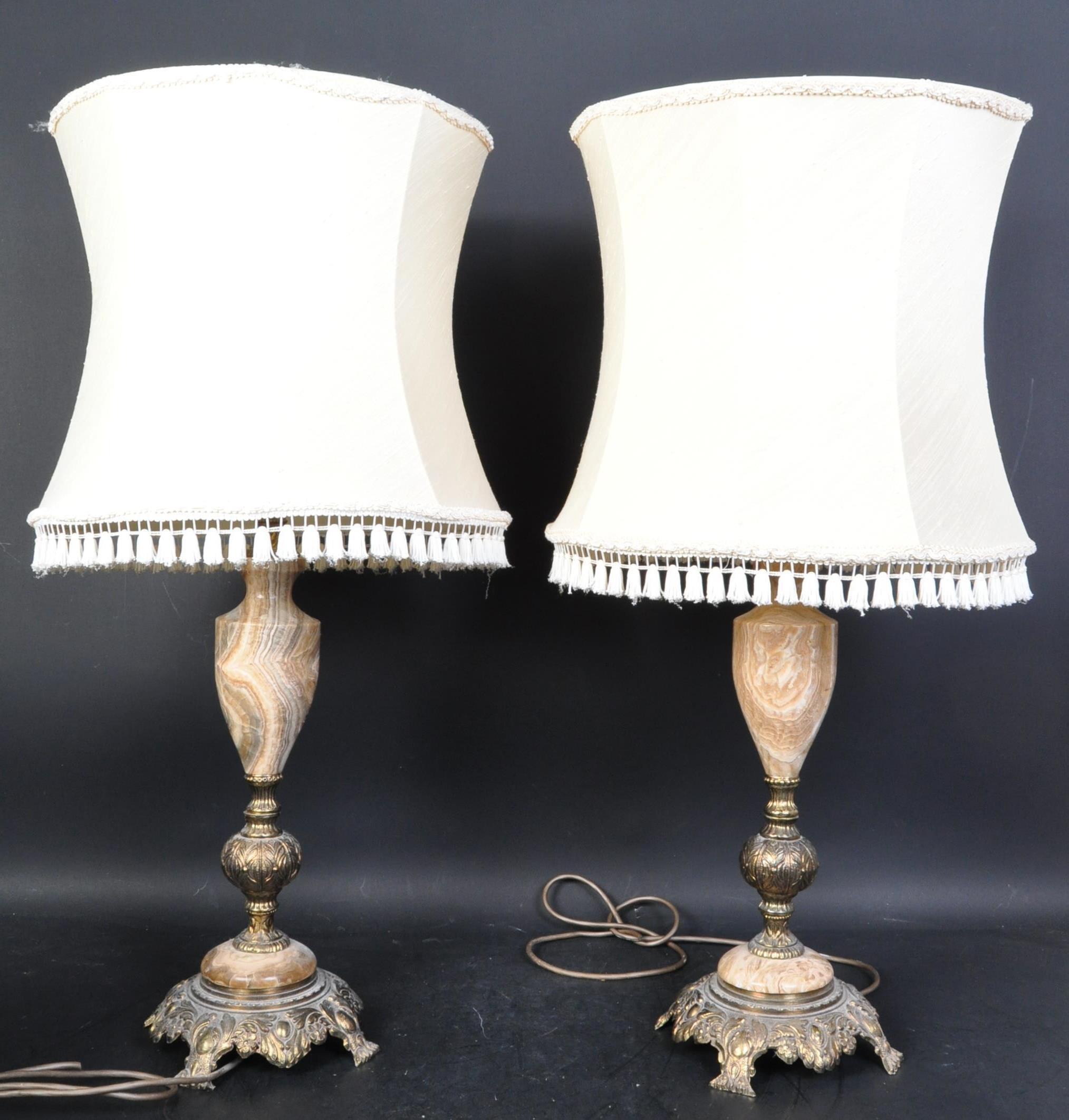 SET OF THREE VINTAGE MARBLE & BRASS TABLE LAMPS WITH SHADES - Image 2 of 6