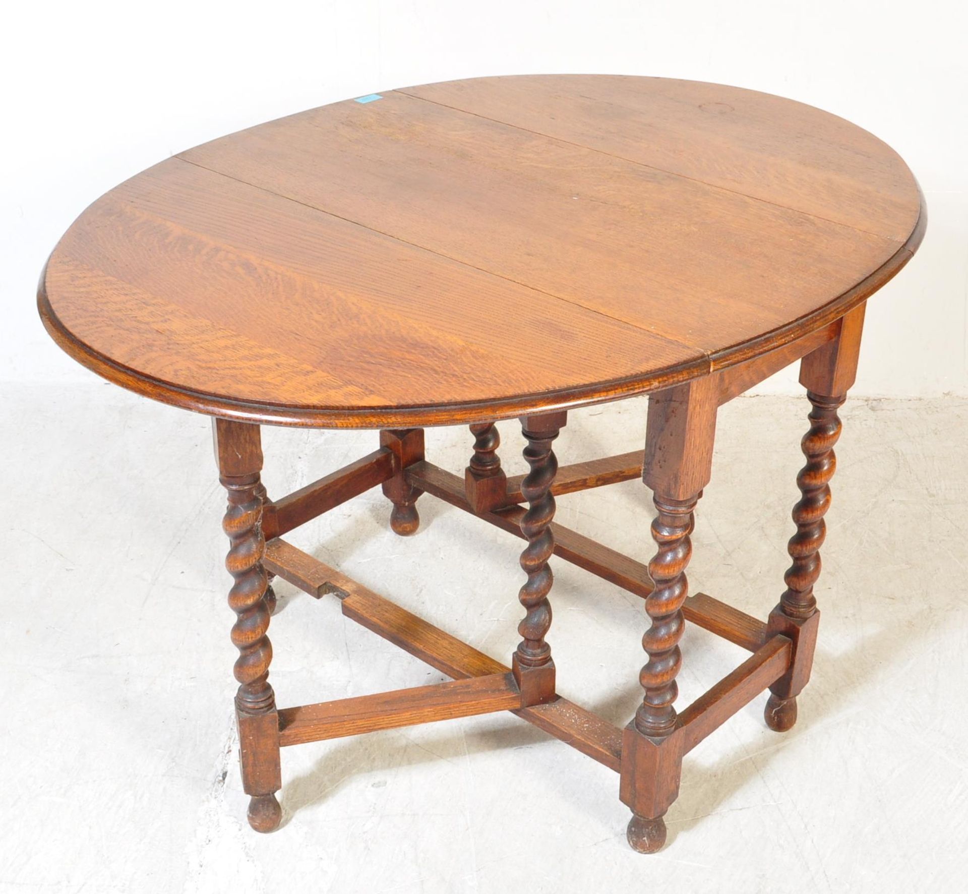 VICTORIAN OAK GATELEG TABLE WITH X2 FOLD DOWN DROP LEAVES - Image 4 of 5